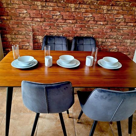 Glasgow Central - Entire House - Free Parking , Free Super Fast Wifi , Private Garden & Parking Security Luaran gambar