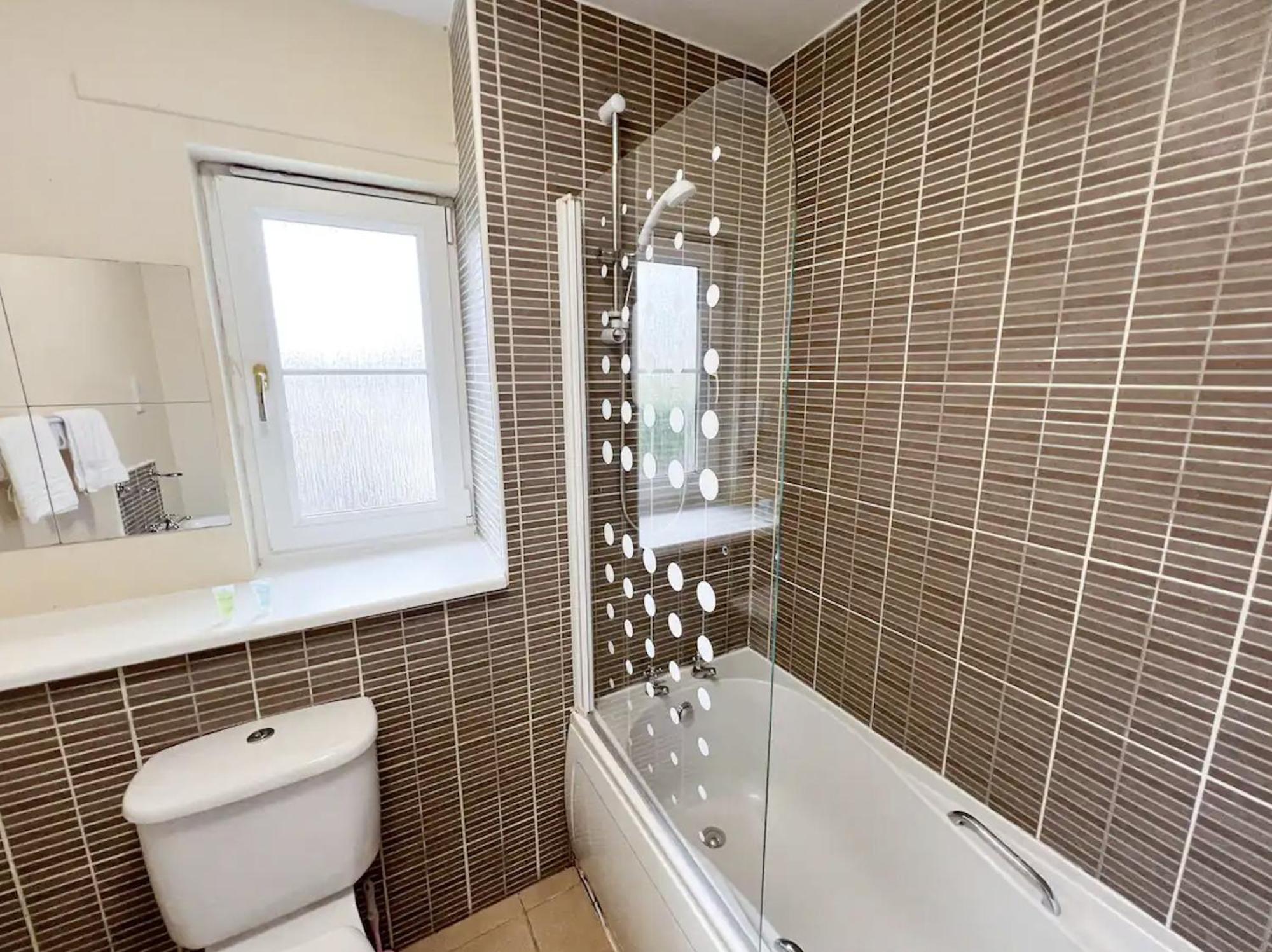 Glasgow Central - Entire House - Free Parking , Free Super Fast Wifi , Private Garden & Parking Security Luaran gambar