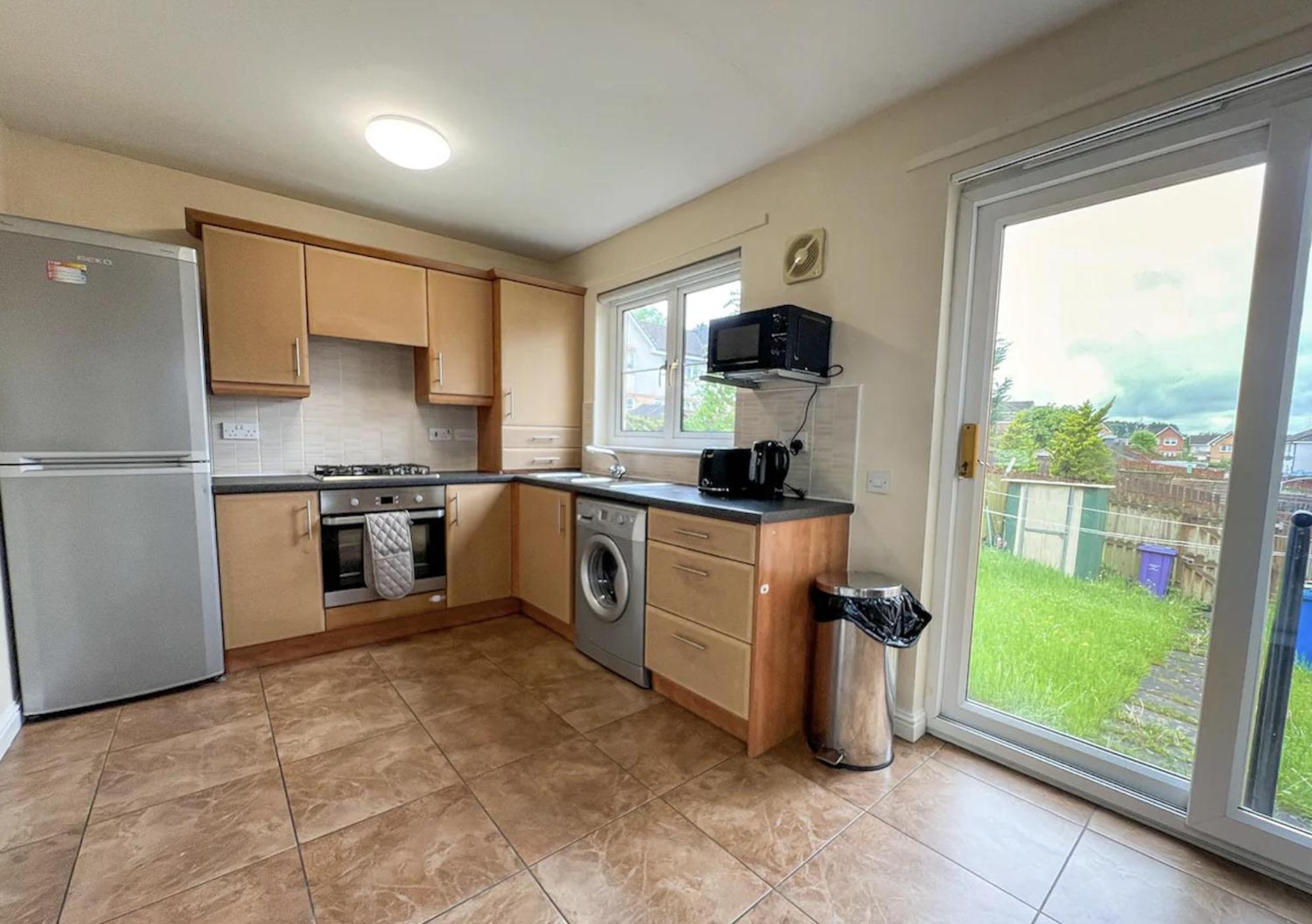 Glasgow Central - Entire House - Free Parking , Free Super Fast Wifi , Private Garden & Parking Security Luaran gambar