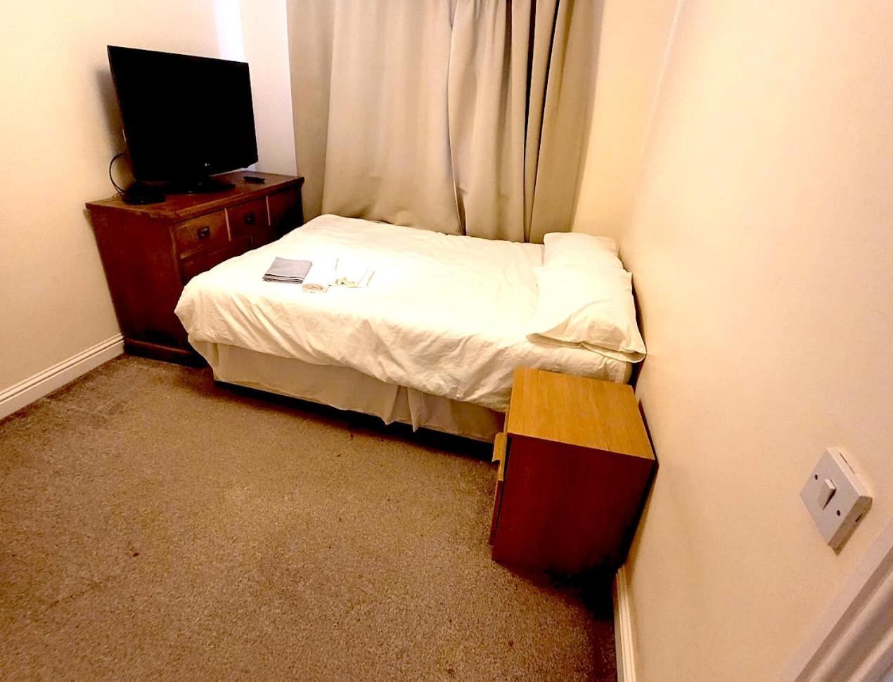 Glasgow Central - Entire House - Free Parking , Free Super Fast Wifi , Private Garden & Parking Security Luaran gambar